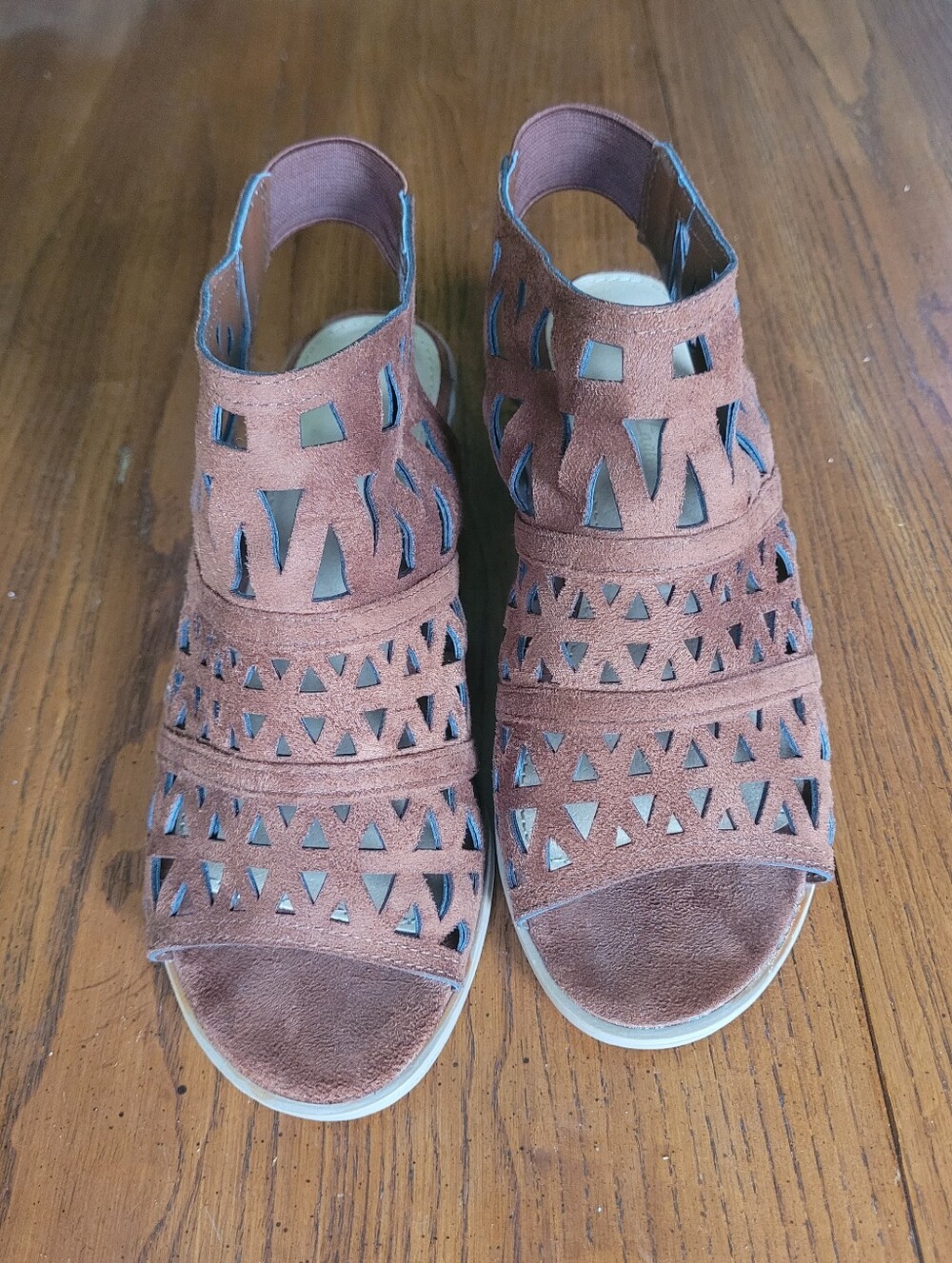 American Eagle Brown Suede Laser-Cut Peep-Toe Sandals 6W